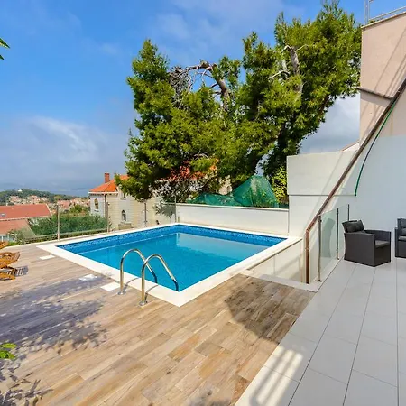 Tandem With Swimming Pool Апартаменты