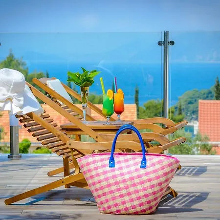 Tandem With Swimming Pool Апартаменты