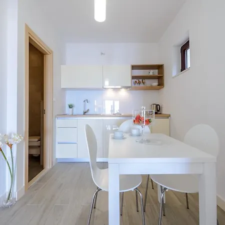 Tandem With Swimming Pool