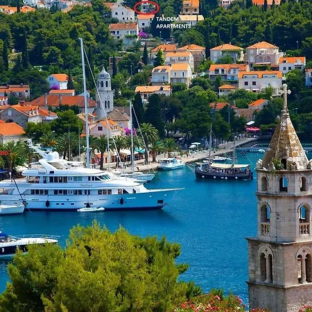 Tandem With Swimming Pool Апартаменты *