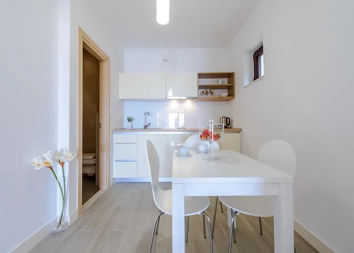 Tandem With Swimming Pool