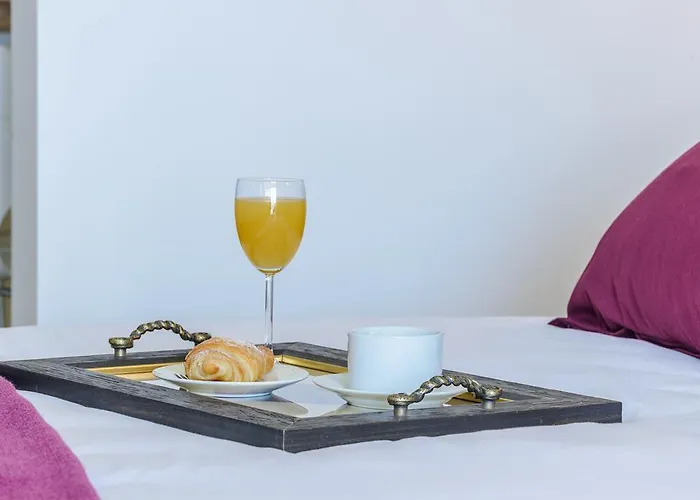 Tandem With Swimming Pool شقة