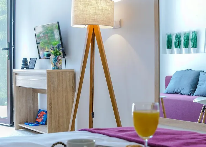 Tandem With Swimming Pool