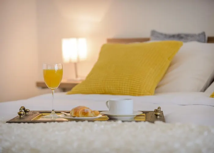 Tandem With Swimming Pool