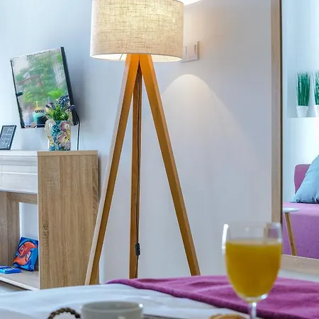 Tandem With Swimming Pool