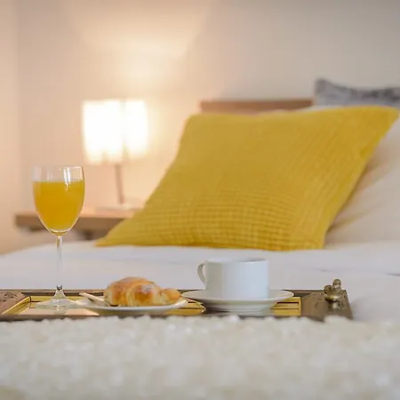 Tandem With Swimming Pool